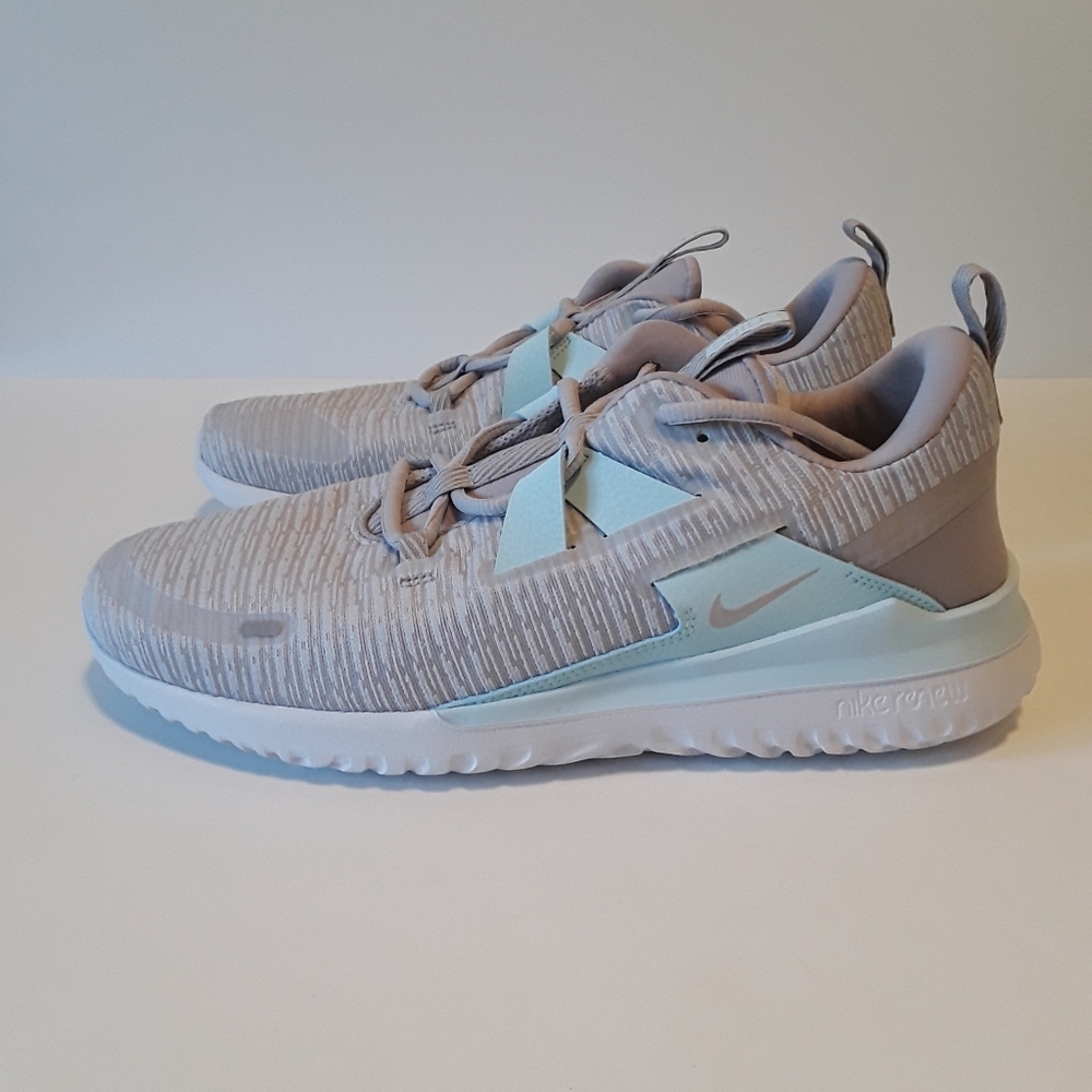 SOLD NEW Nike Renew Arena Women's Running Shoes 11